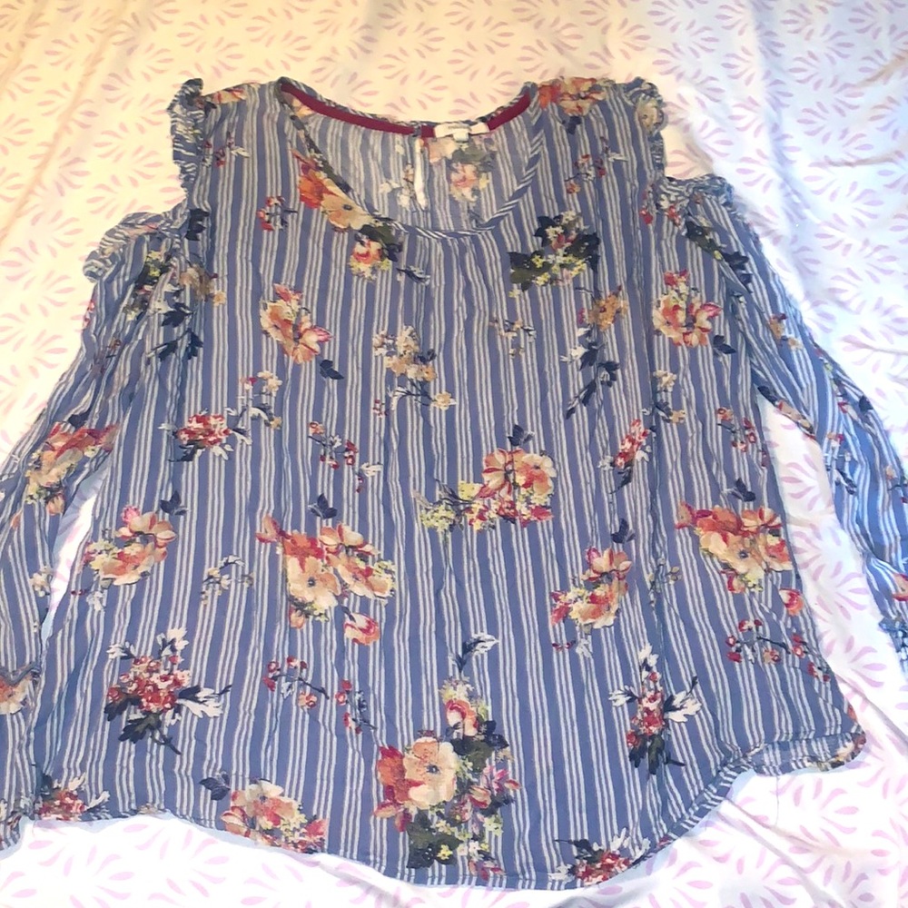 🌸cute floral print top🌸